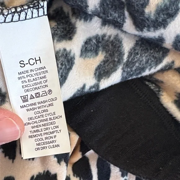 Kate Spade Velour Leopard PJ Set - Picture 8 of 8